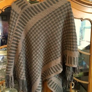 Boutique *** Sooooo Soft Poncho